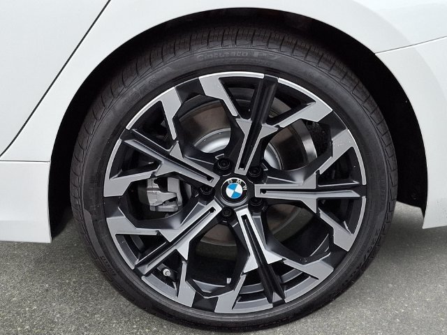 New 2026 BMW 330i xDrive Sedan w/ Convenience Package AWD/4WD image 8