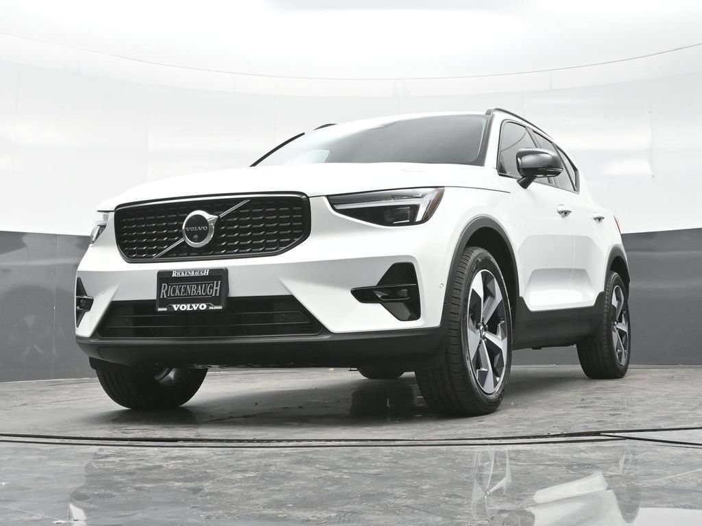 New 2026 Volvo XC40 B5 Plus w/ Protection Package Premier AWD/4WD image 10