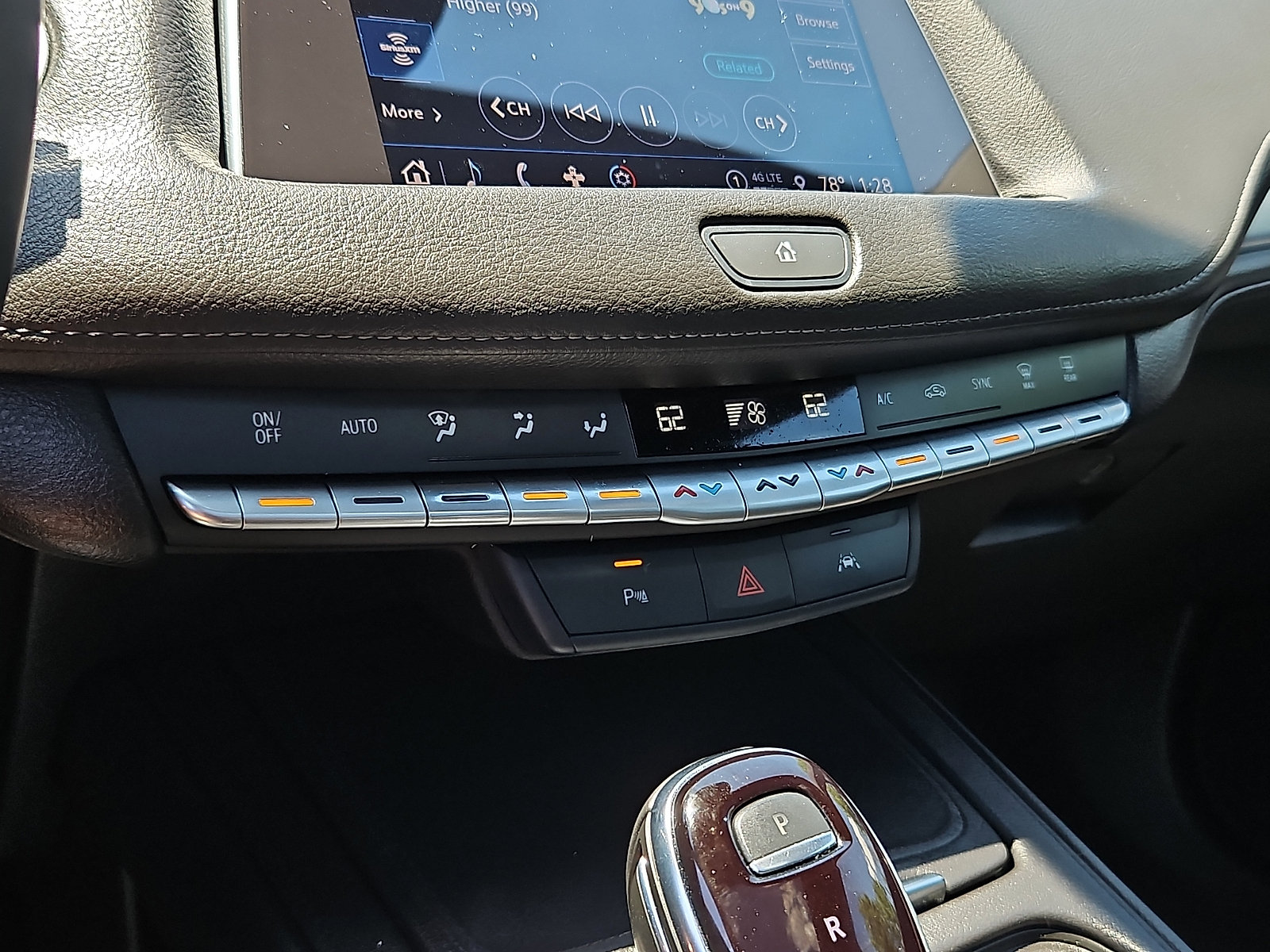 Certified 2023 Cadillac XT4 Premium Luxury AWD/4WD image 16
