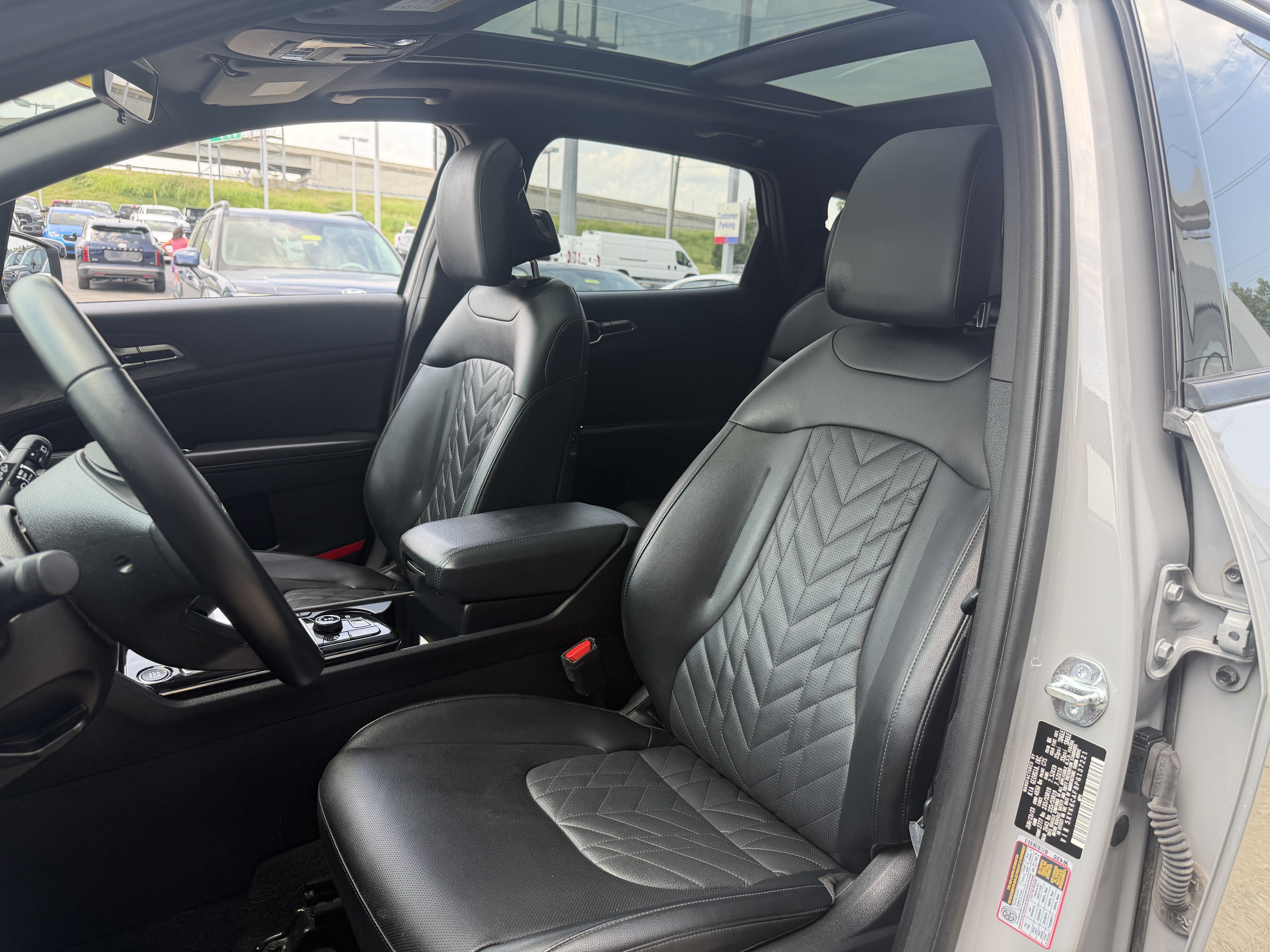Used 2023 Kia Sportage X-Line w/ X-Line Premium Package AWD/4WD image 31