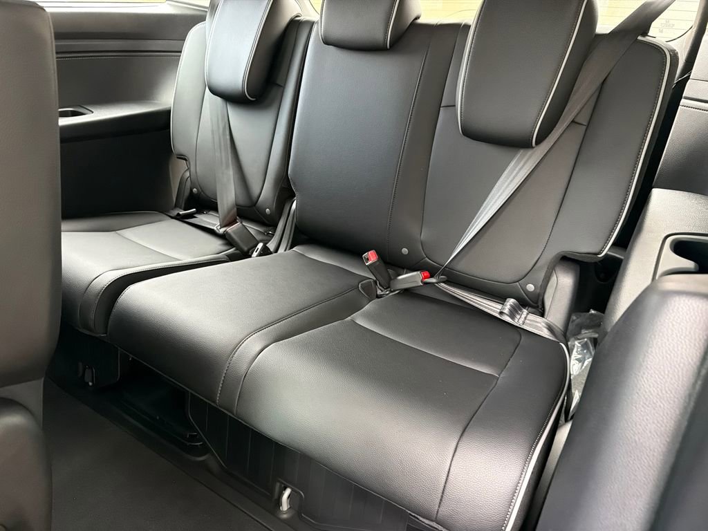 New 2026 Honda Odyssey Touring image 17