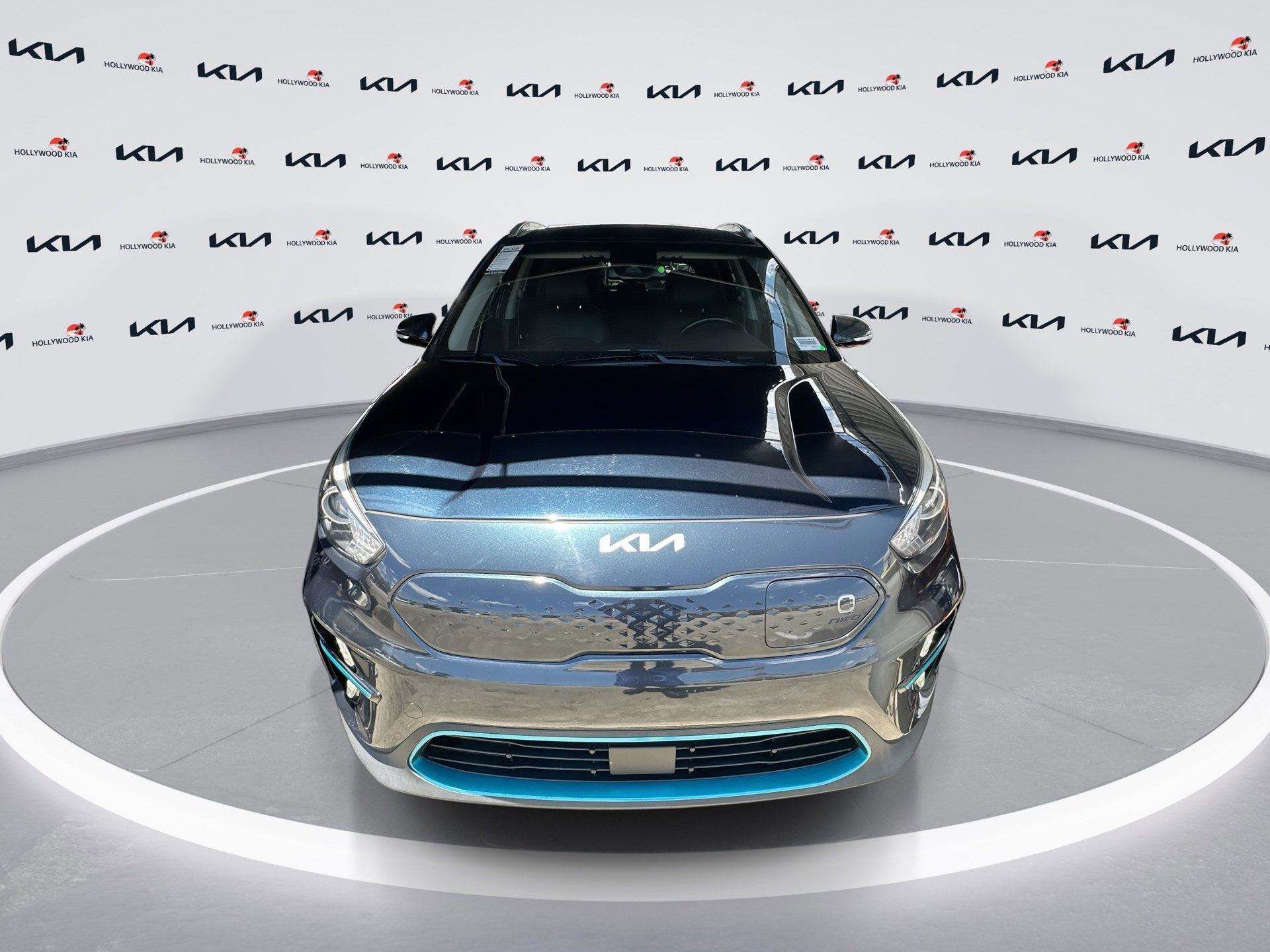 Used 2022 Kia Niro EX Premium w/ Cold Weather Package image 3