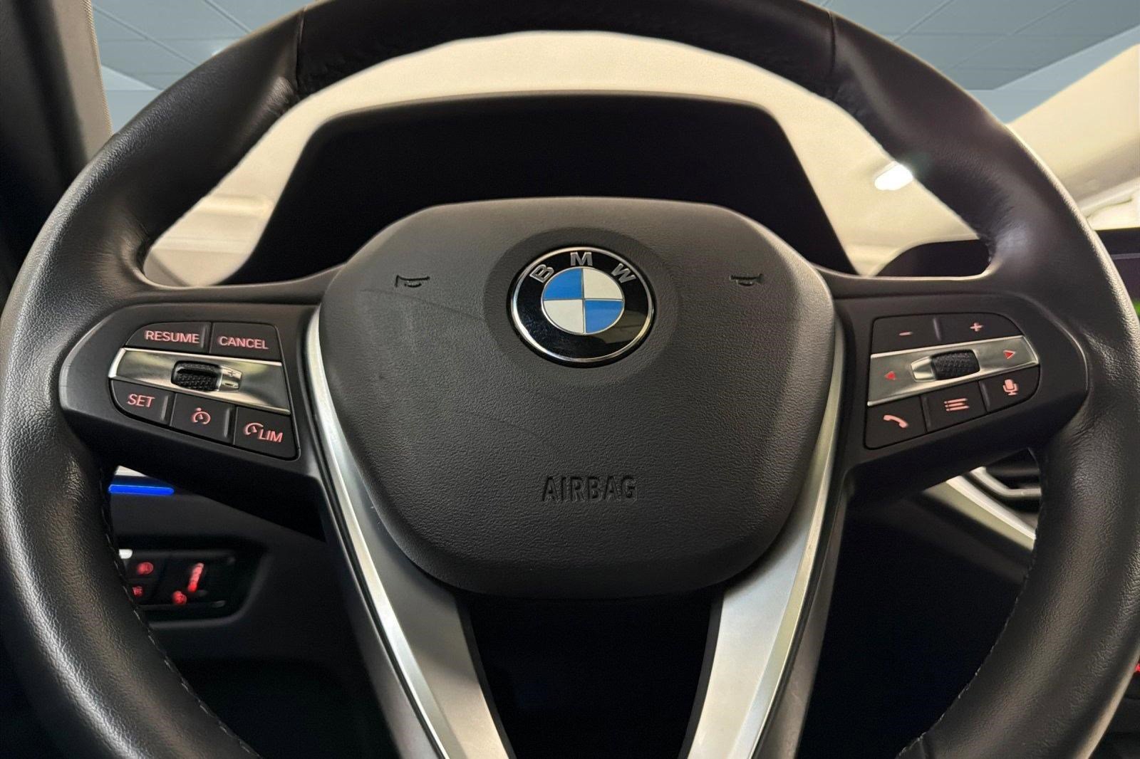 Used 2022 BMW 430i Coupe w/ Convenience Package RWD image 17