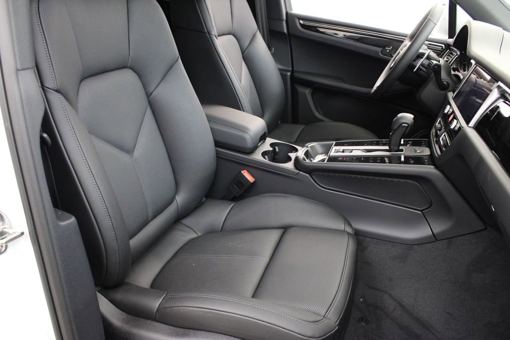 New 2026 Porsche Macan image 31