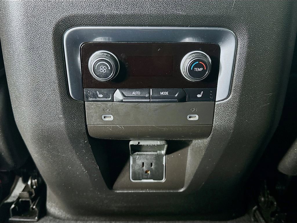 Used 2021 Chevrolet Suburban High Country w/ Premium Package image 22