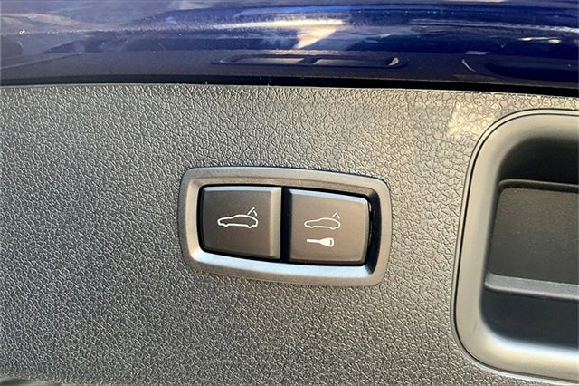 New 2025 Porsche Macan Turbo image 21