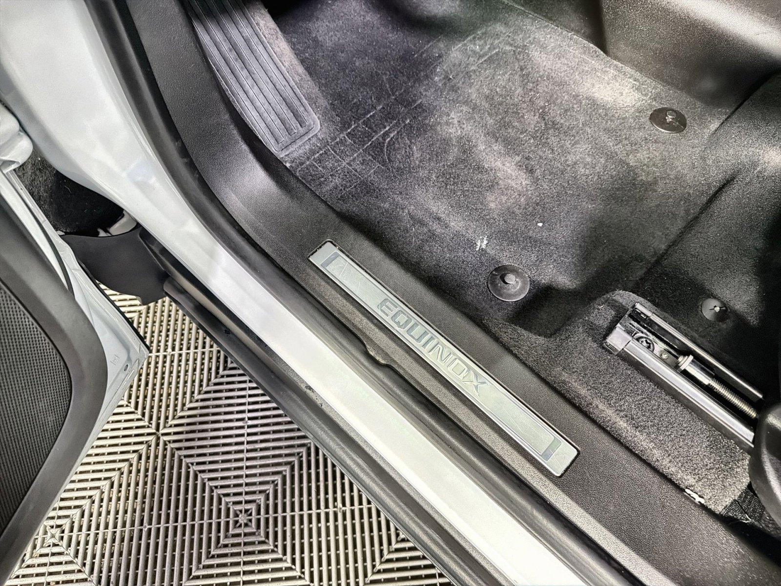 Used 2022 Chevrolet Equinox Premier AWD/4WD image 24