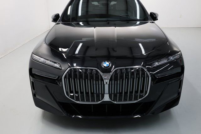 Used 2024 BMW 760i xDrive w/ Executive Package image 63