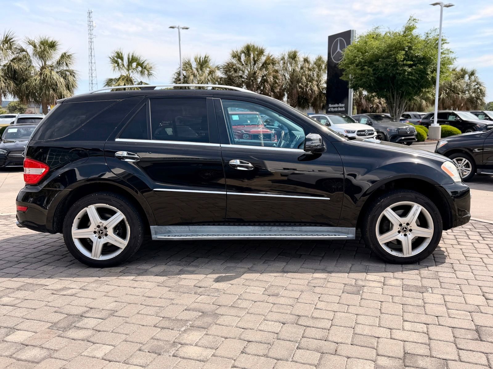 Used 2011 Mercedes-Benz ML 550 4MATIC image 7