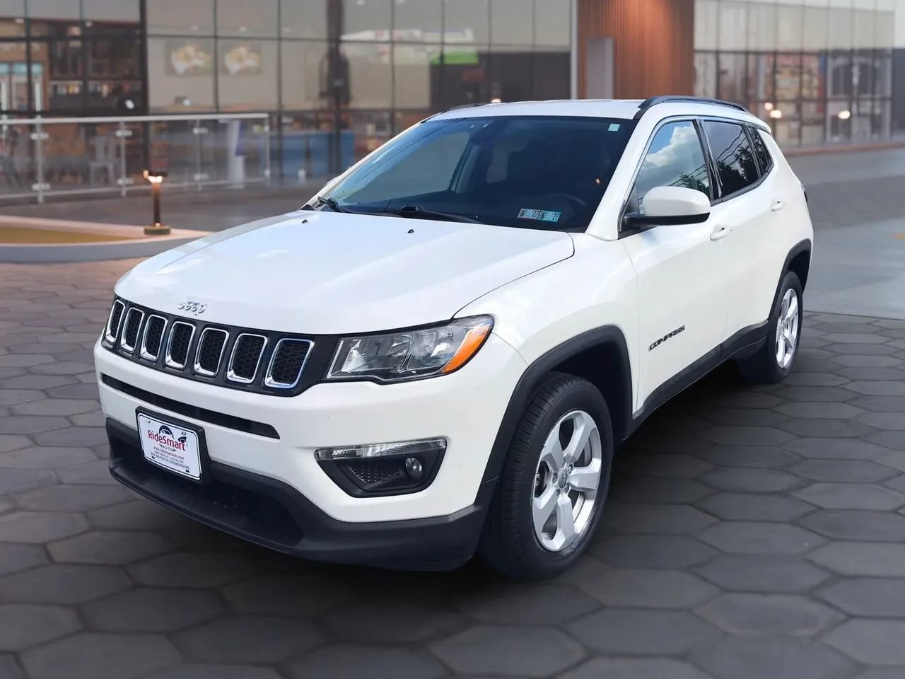 Used 2019 Jeep Compass Latitude w/ Popular Equipment Group AWD/4WD image 6