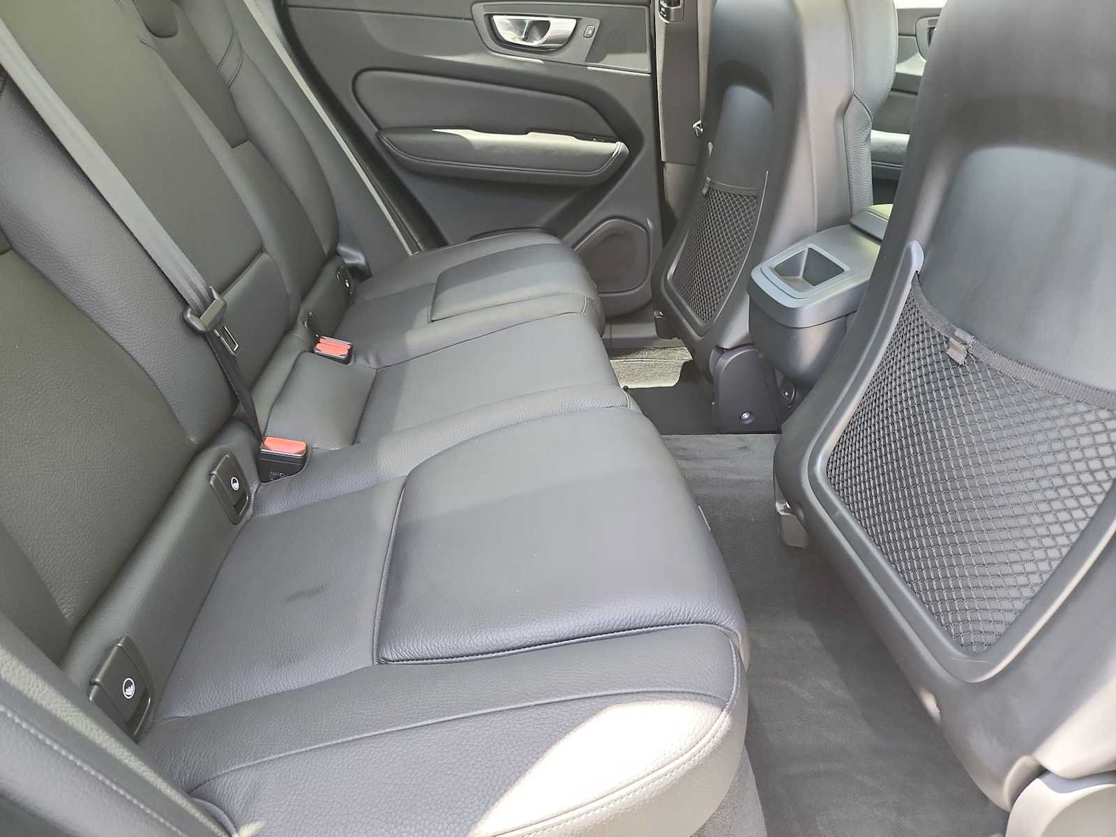 Used 2024 Volvo XC60 B5 Plus w/ Protection Package Premier AWD/4WD image 16