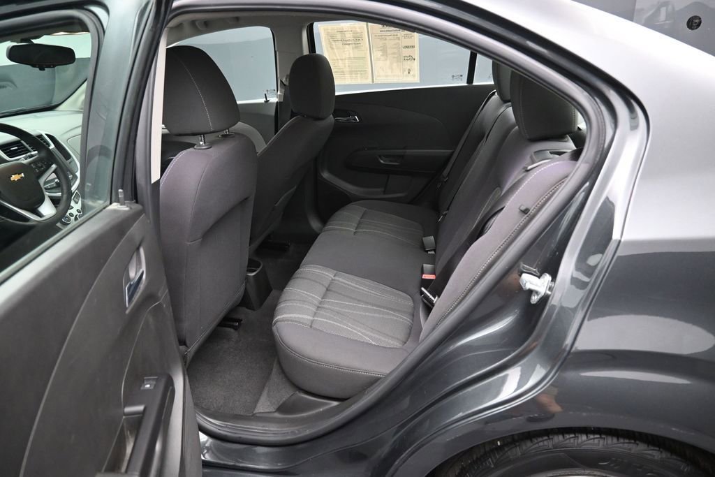 Used 2020 Chevrolet Sonic LT w/ Convenience Package FWD image 28
