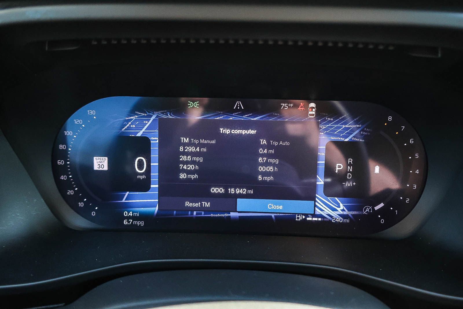 Used 2025 Volvo XC40 B5 Core image 35