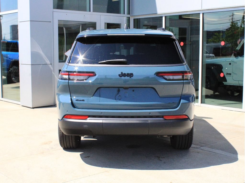 New 2026 Jeep Grand Cherokee L Limited w/ Limited Altitude Package AWD/4WD image 7