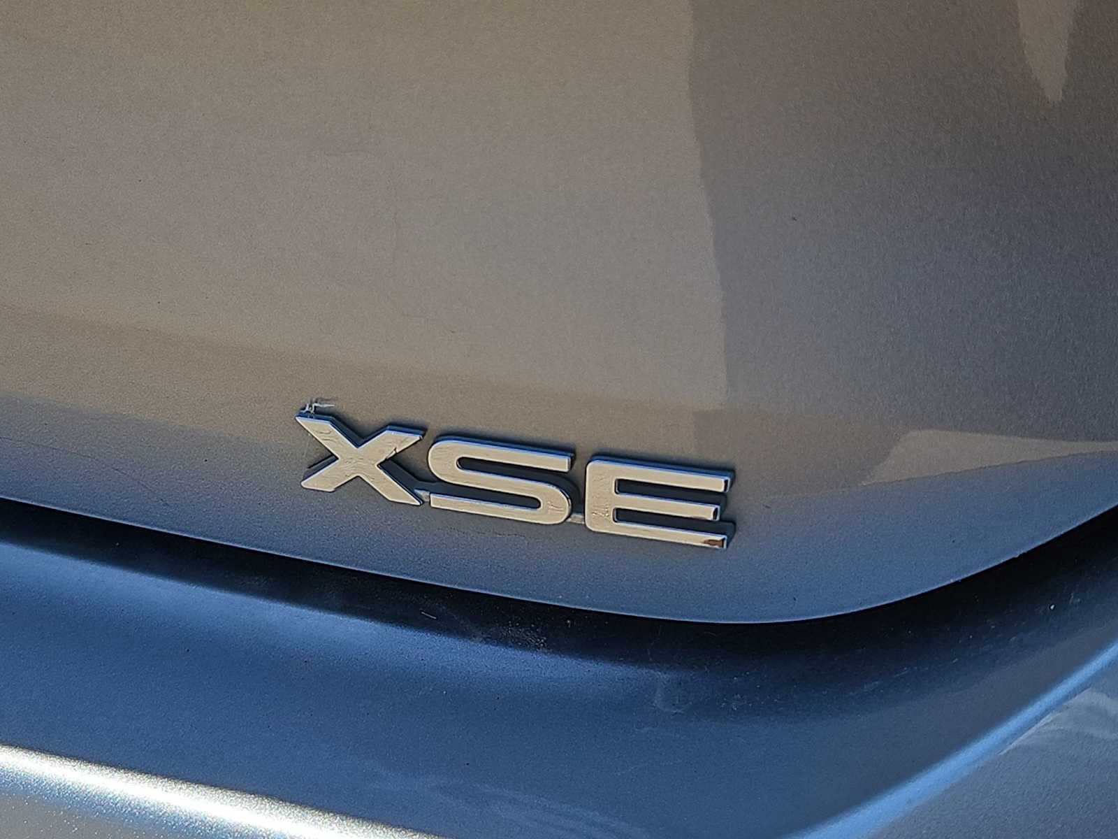 Used 2022 Toyota Highlander XSE FWD image 11