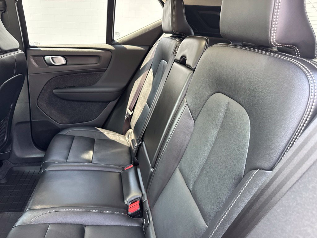 Used 2025 Volvo XC40 B5 Plus w/ Protection Package Premier AWD/4WD image 14