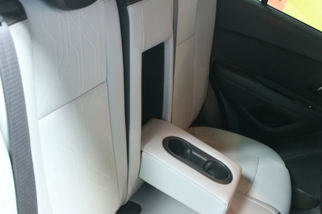 Used 2017 Chevrolet Trax LT w/ Sun & Sound Package FWD image 11