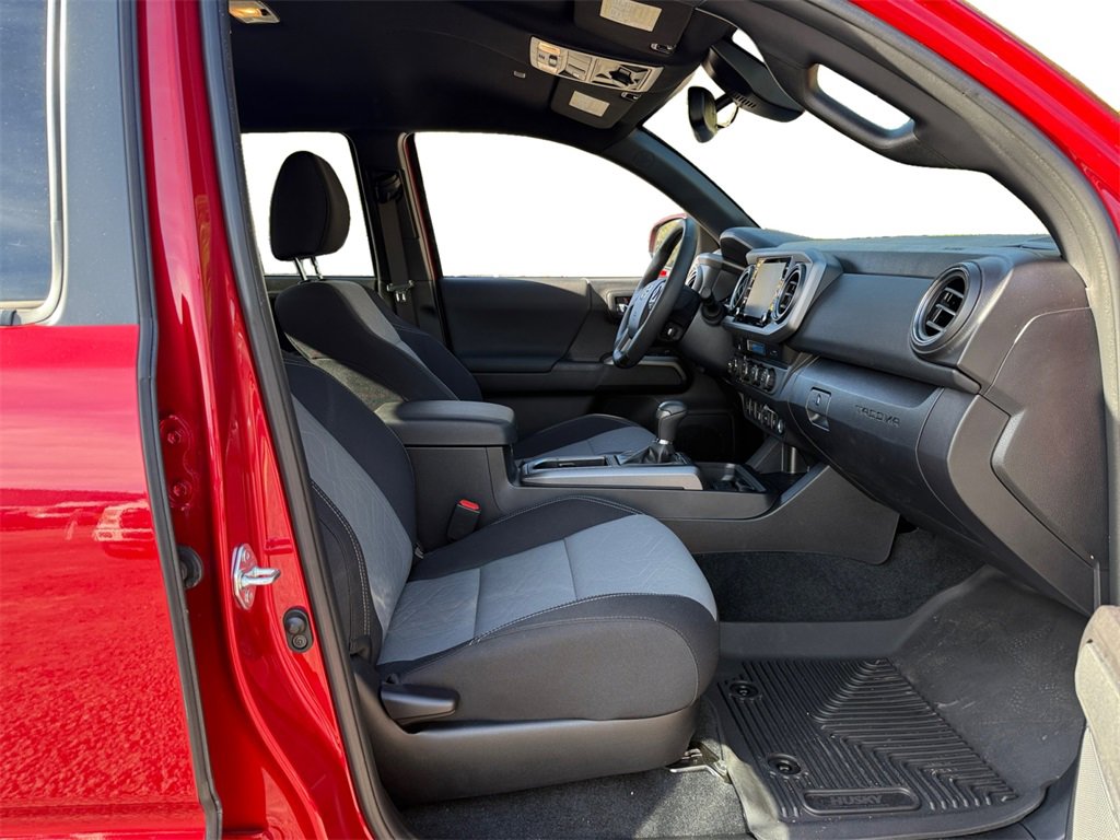 Used 2023 Toyota Tacoma TRD Off-Road w/ Advanced Technology Package image 15