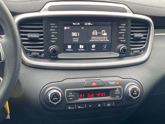 Used 2019 Kia Sorento LX image 10