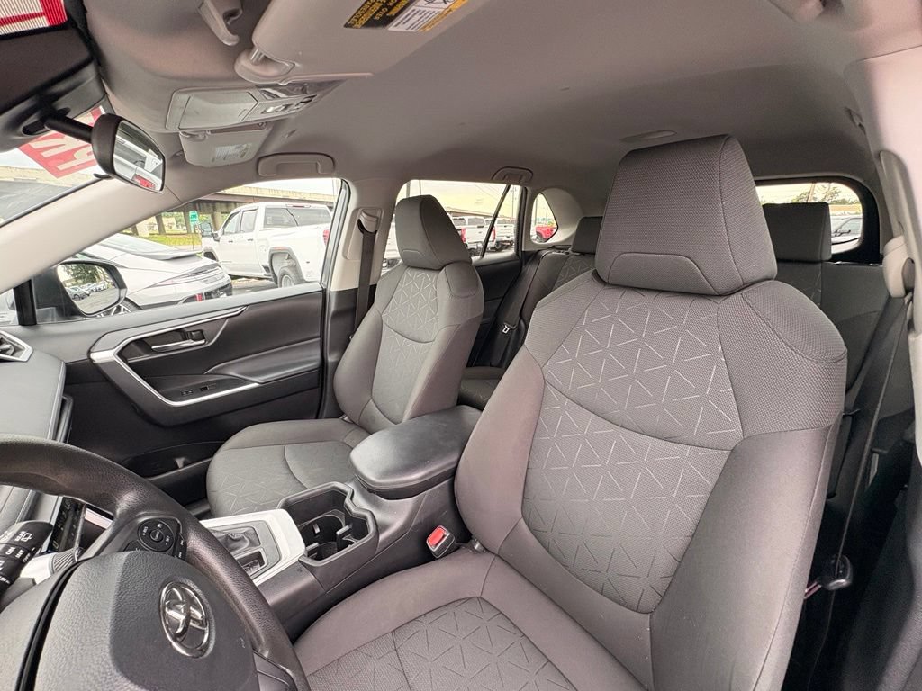Used 2024 Toyota RAV4 XLE FWD image 22