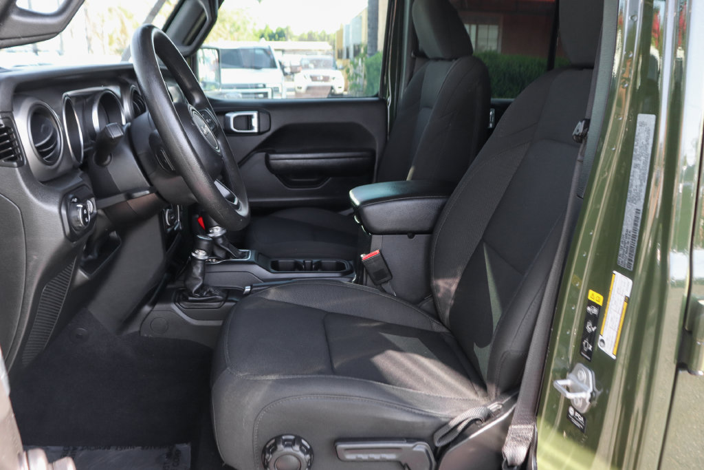 Used 2023 Jeep Gladiator Sport AWD/4WD image 16
