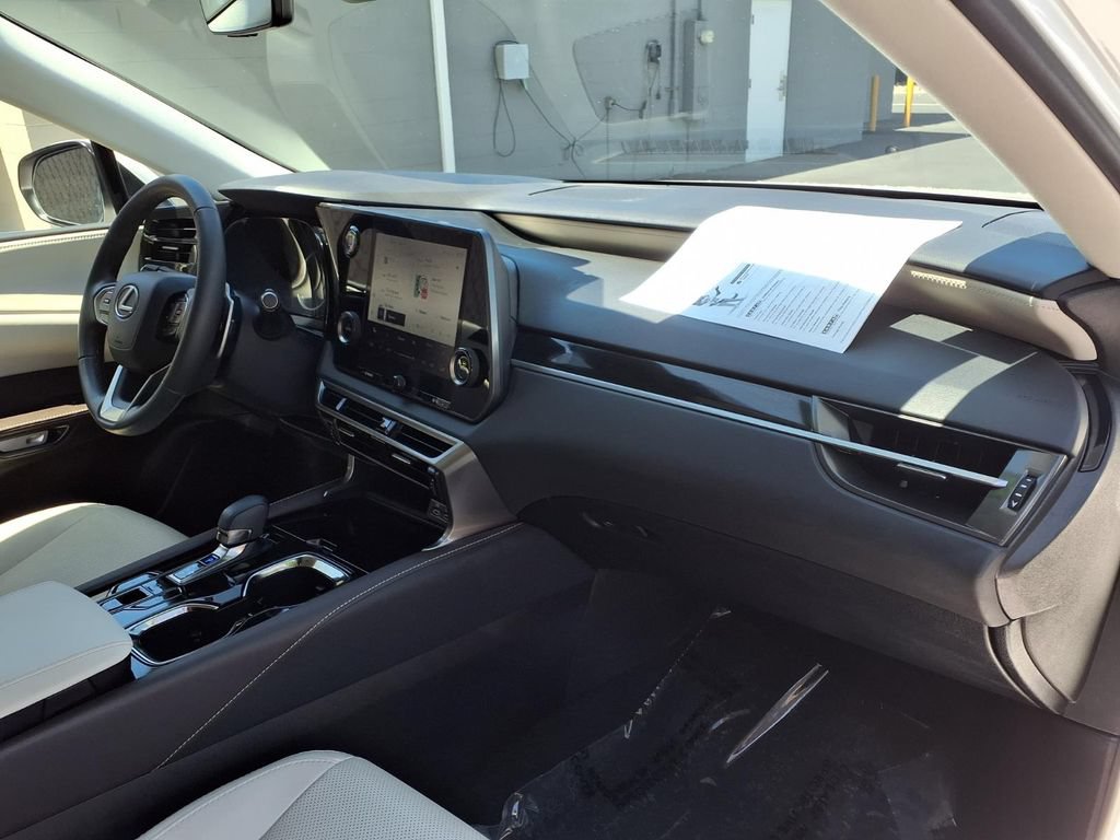 Used 2024 Lexus RX 350 FWD w/ Technology Package image 23