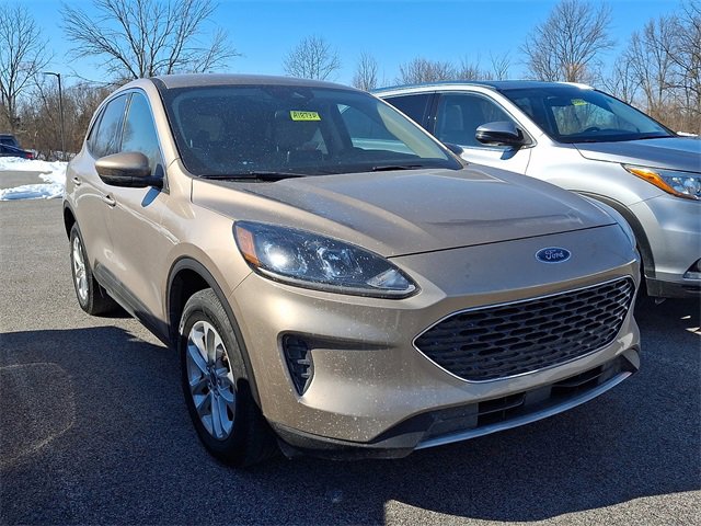 Used 2020 Ford Escape SE video 1