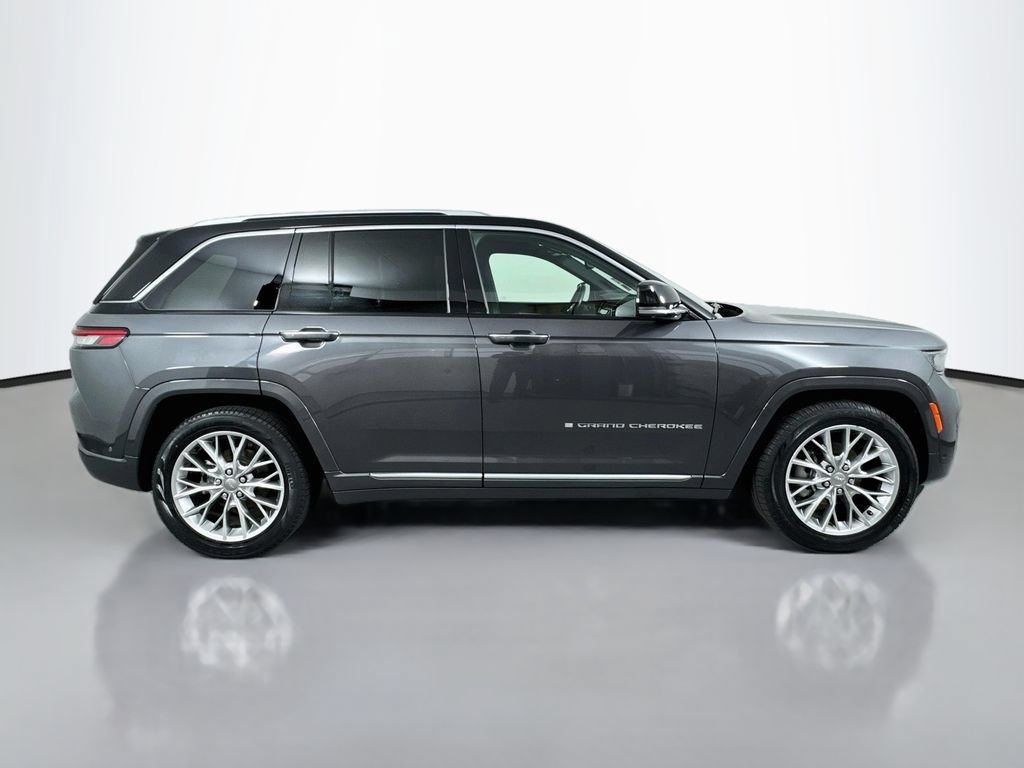Used 2022 Jeep Grand Cherokee Summit w/ Luxury Tech Group V AWD/4WD image 5