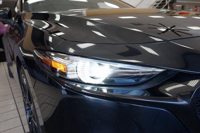 Used 2020 MAZDA MAZDA3 Hatchback w/ Premium Package image 21