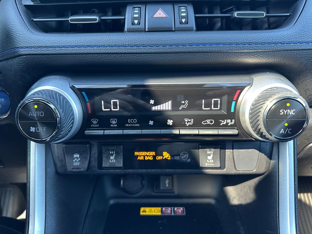 Used 2022 Toyota RAV4 XSE AWD/4WD image 18