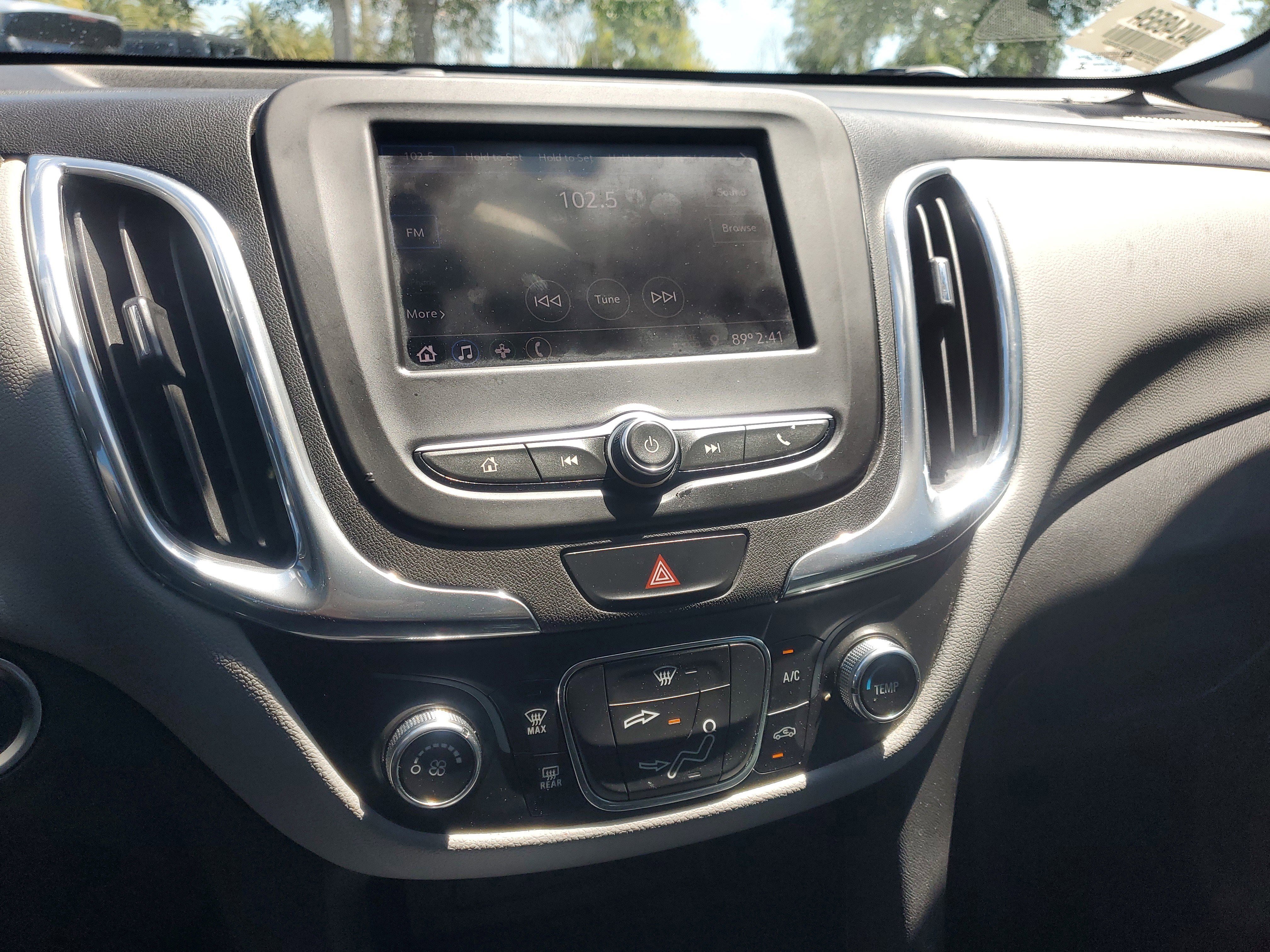 Used 2020 Chevrolet Equinox LS FWD image 25