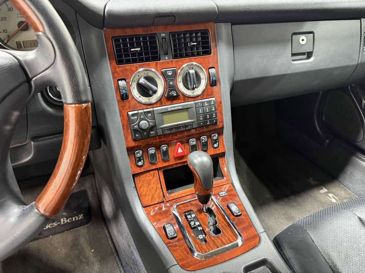 Used 2001 Mercedes-Benz SLK 320 image 16