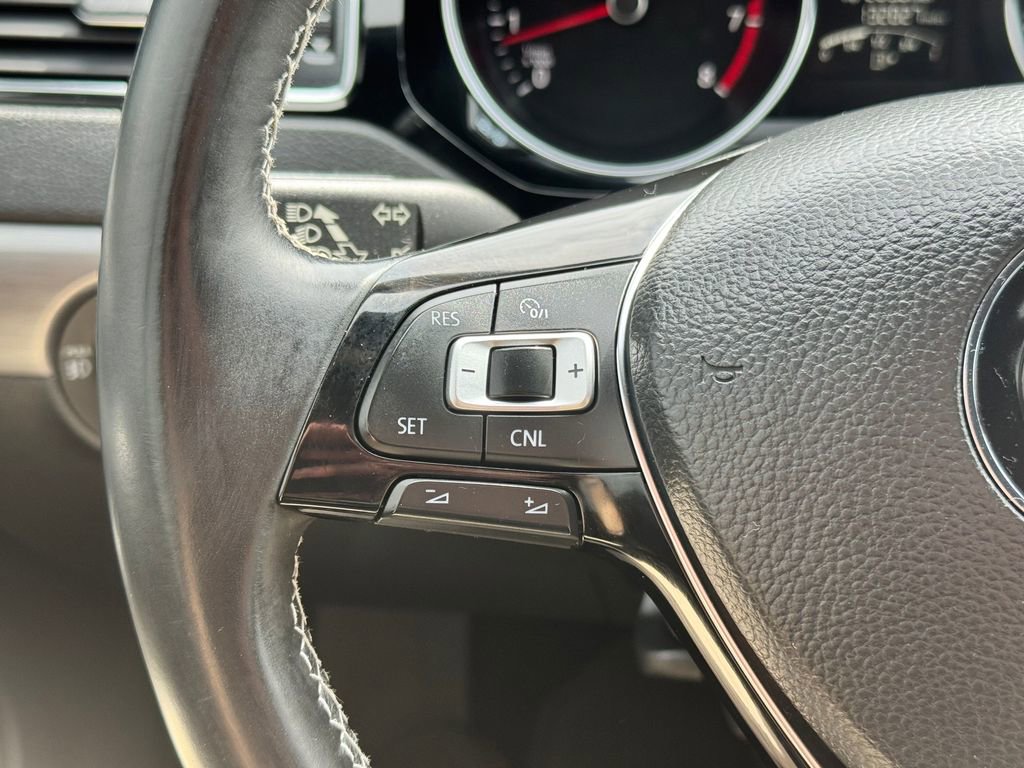 Used 2016 Volkswagen Jetta Sport FWD image 26