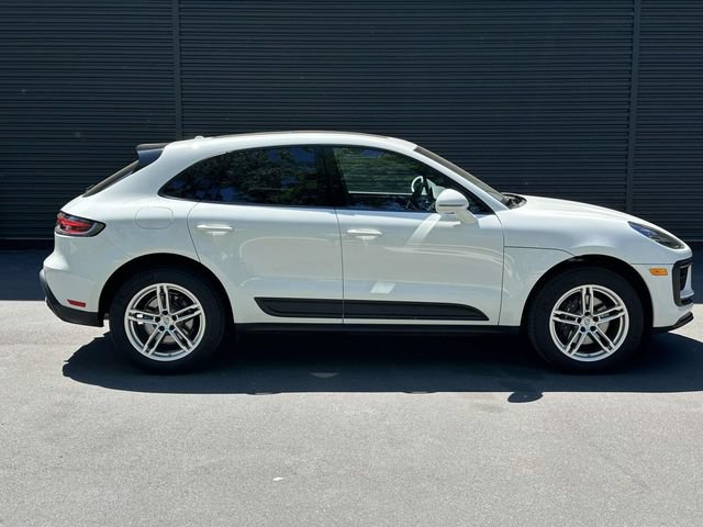 Used 2026 Porsche Macan AWD/4WD image 6