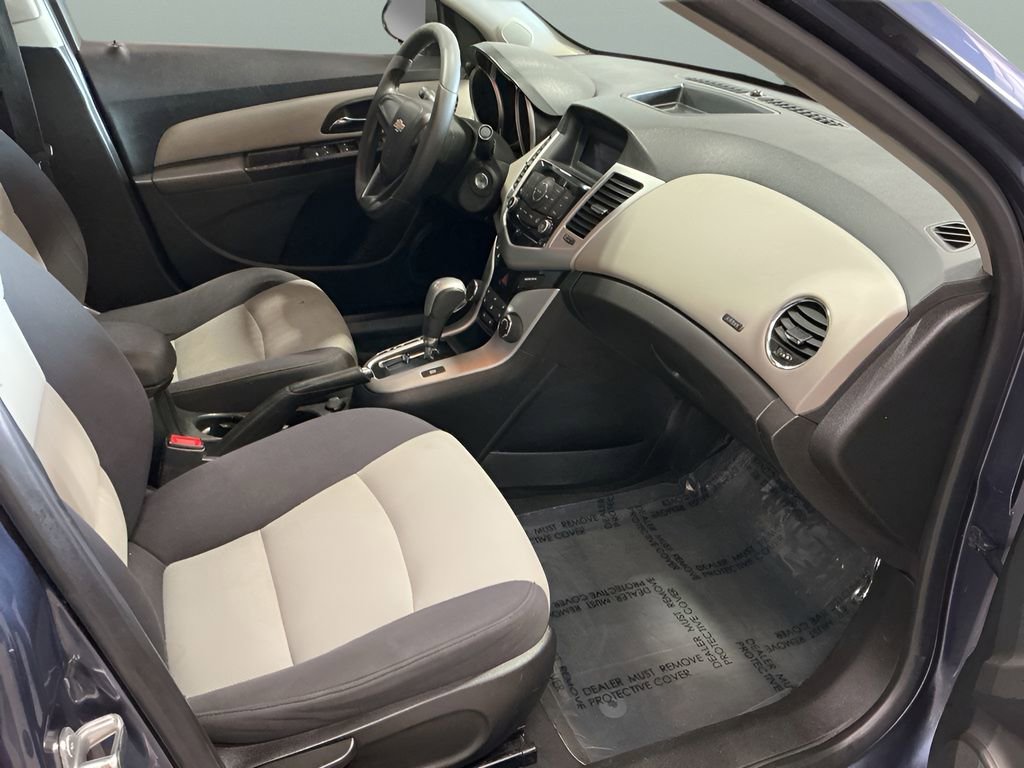 Used 2014 Chevrolet Cruze LS image 12