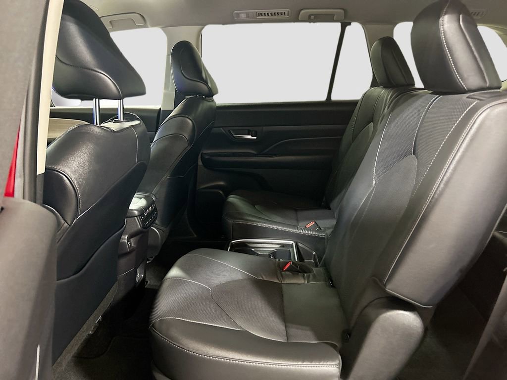 Used 2024 Toyota Grand Highlander AWD image 22