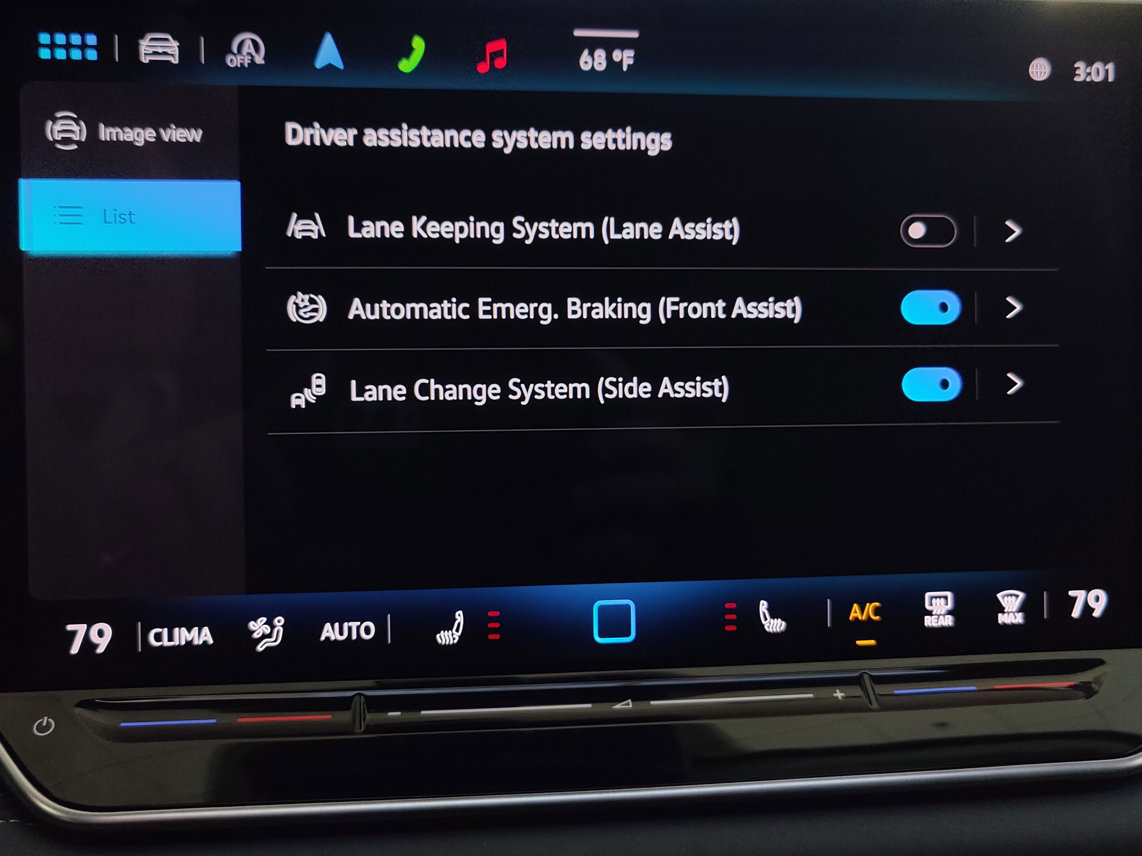 Used 2025 Volkswagen Tiguan SE image 19