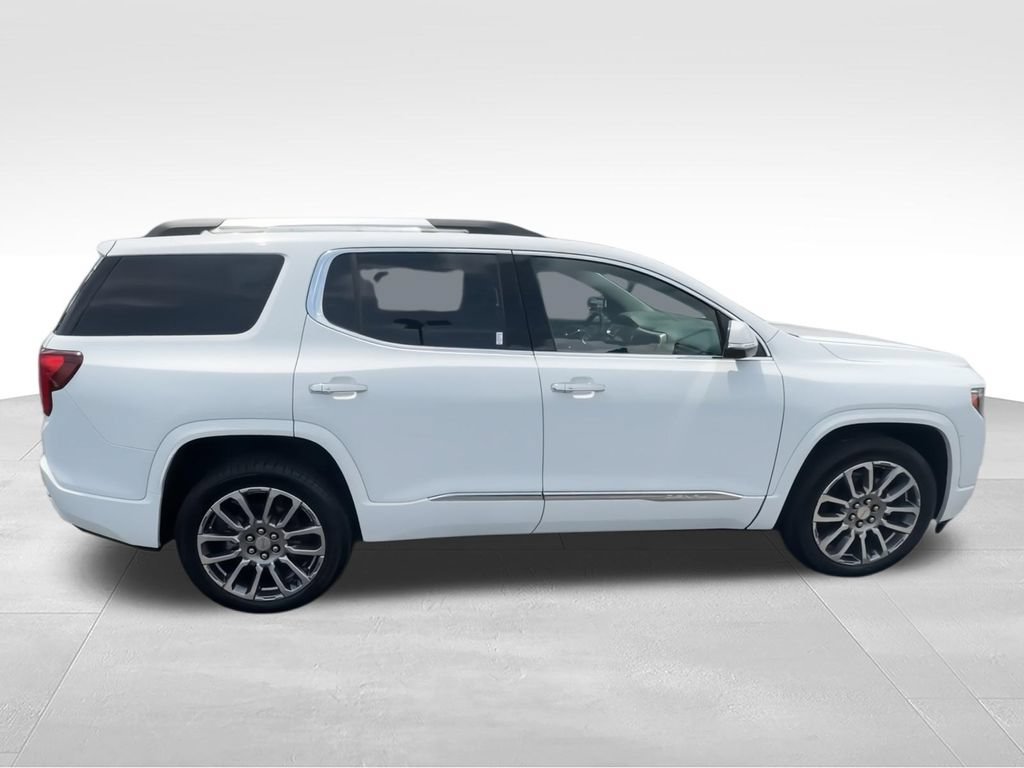 Used 2023 GMC Acadia Denali w/ Denali Ultimate Package AWD/4WD image 9