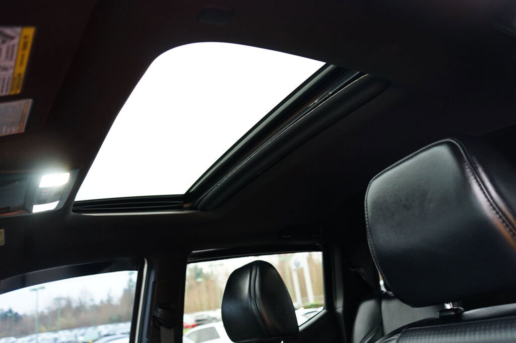 Used 2019 Toyota Tacoma Limited image 11