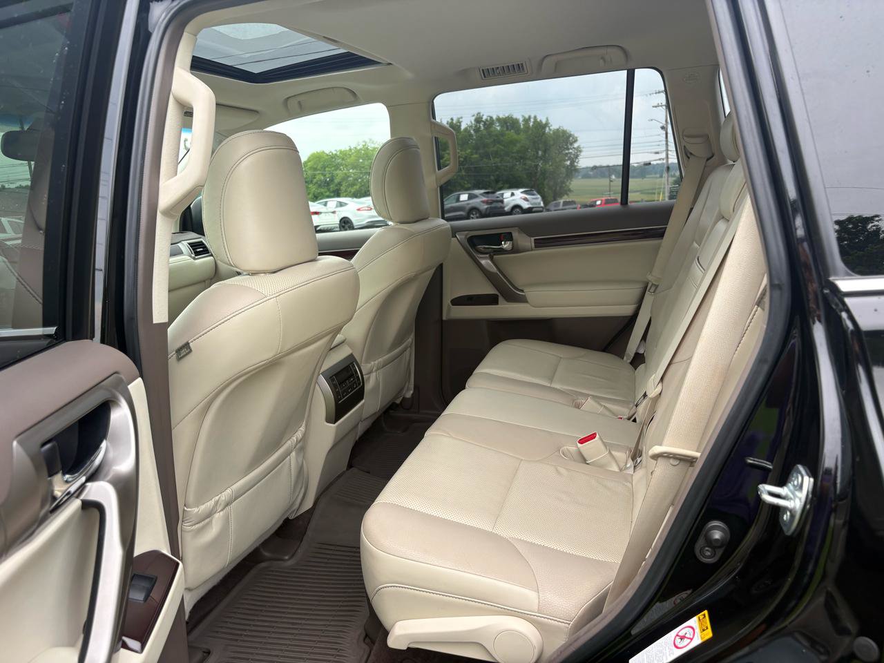 Used 2017 Lexus GX 460 Premium w/ Premium Package AWD/4WD image 23