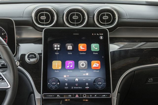 Used 2025 Mercedes-Benz GLC 300 4MATIC image 8