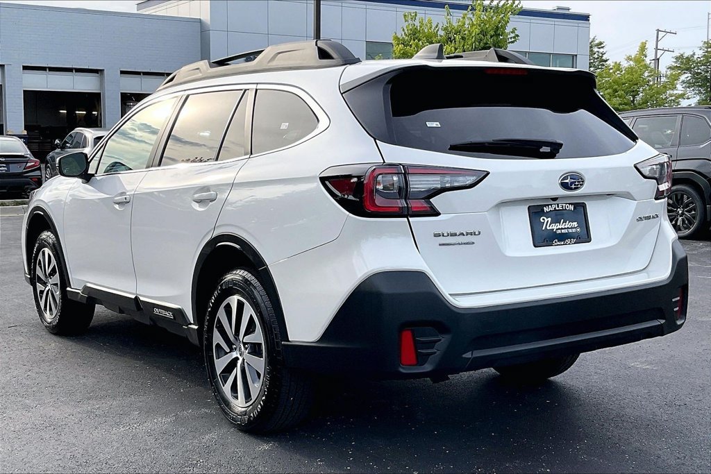 Used 2022 Subaru Outback Premium AWD/4WD image 13