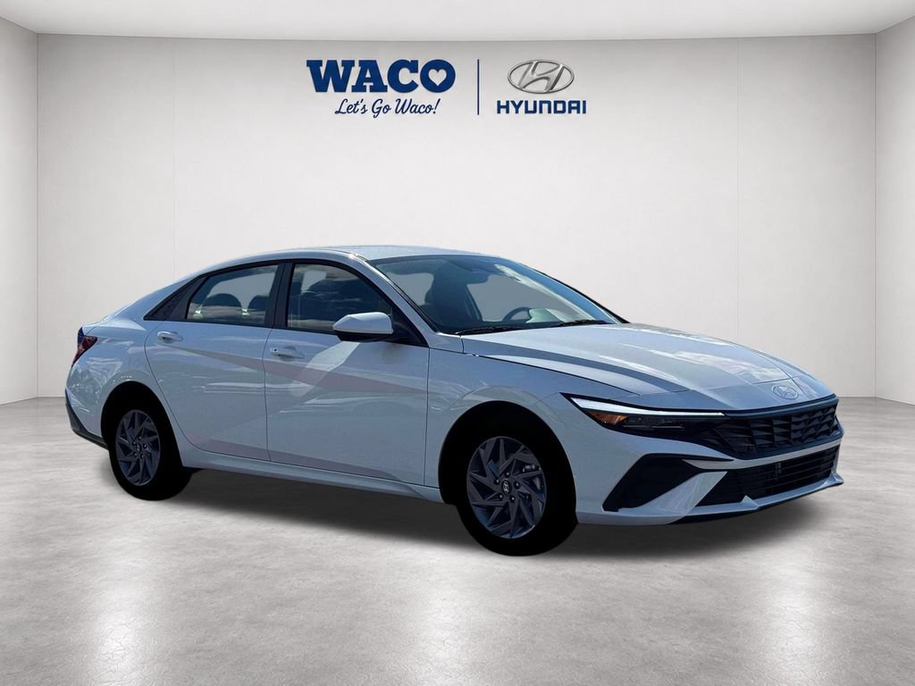 Used 2026 Hyundai Elantra Hybrid FWD image 12