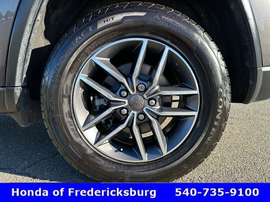 Used 2020 Jeep Grand Cherokee Limited w/ Luxury Group II image 13