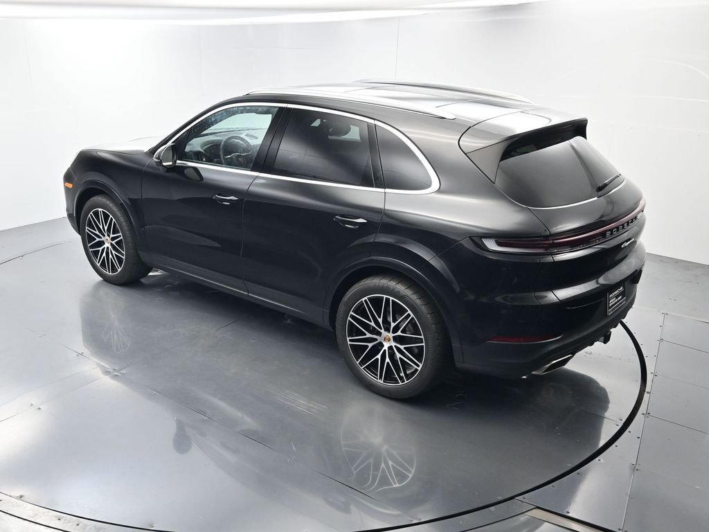 Certified 2025 Porsche Cayenne AWD/4WD image 33