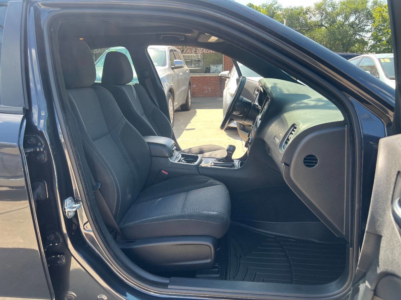 Used 2019 Dodge Charger SXT image 18