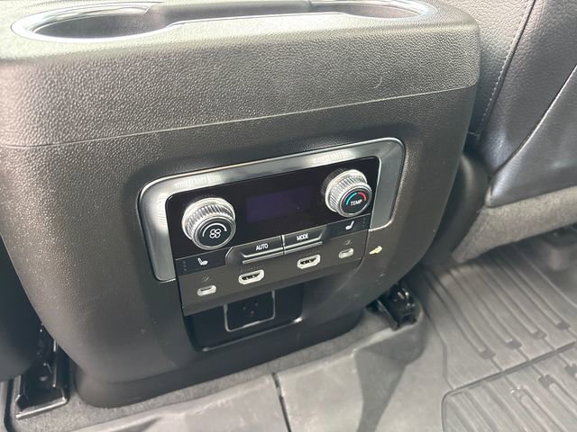 Used 2024 GMC Yukon Denali AWD/4WD image 15