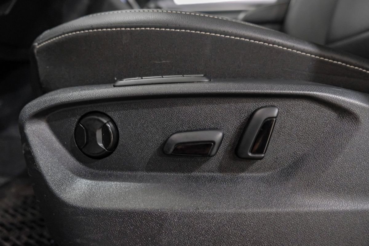 Used 2023 Volkswagen Atlas SEL R-Line image 31