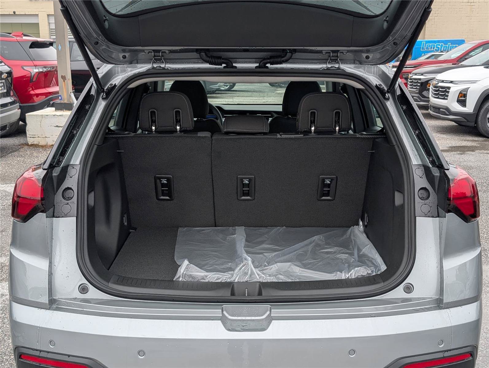 New 2027 Chevrolet Bolt LT w/ Comfort Package FWD image 9