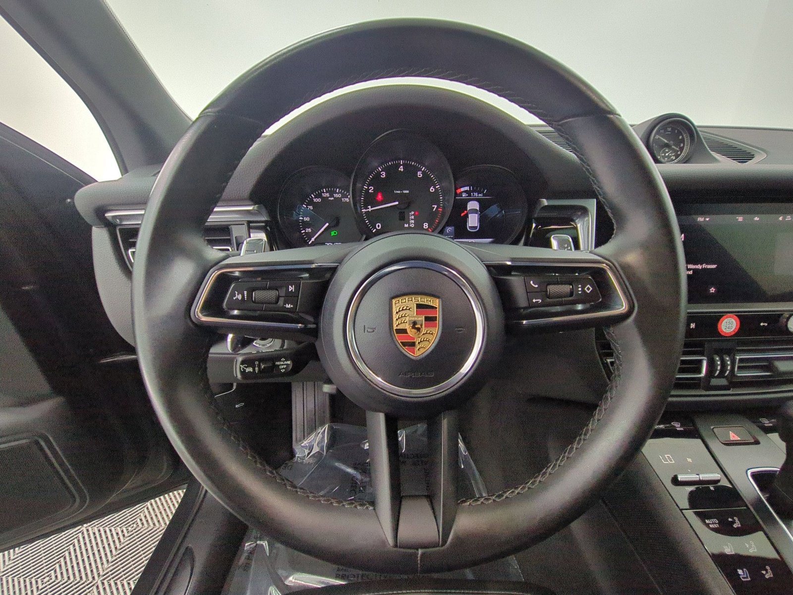 Certified 2023 Porsche Macan Turbo AWD/4WD image 30